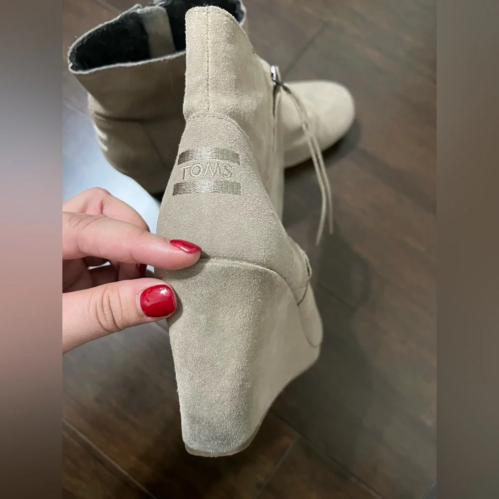 Toms Tan Ankle Boots - Picture 8 of 10